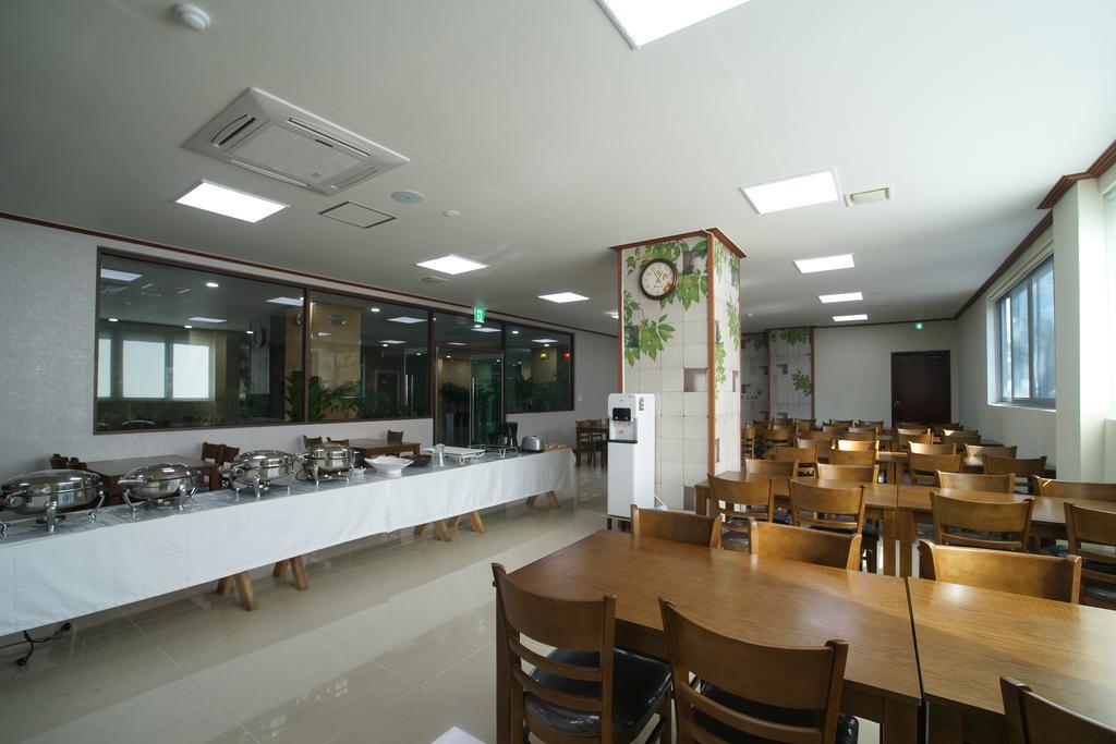 Seongsan Aqua Beach Hotel Seogwipo Esterno foto