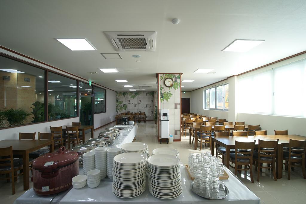 Seongsan Aqua Beach Hotel Seogwipo Esterno foto