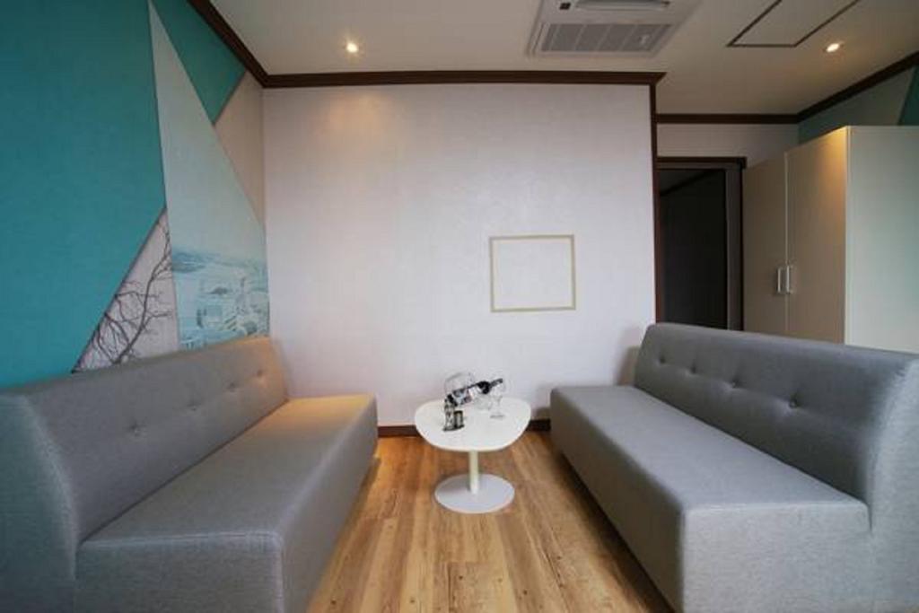 Seongsan Aqua Beach Hotel Seogwipo Esterno foto