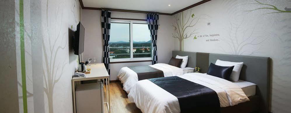 Seongsan Aqua Beach Hotel Seogwipo Esterno foto