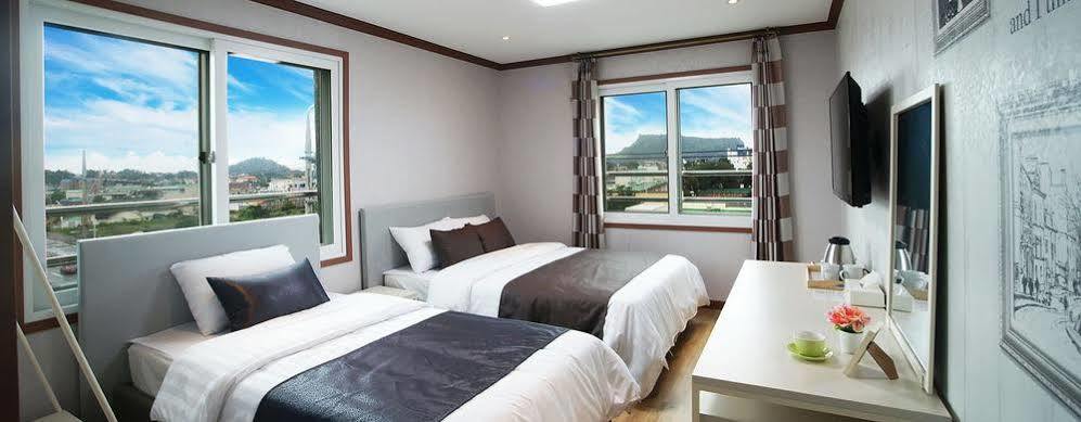 Seongsan Aqua Beach Hotel Seogwipo Esterno foto