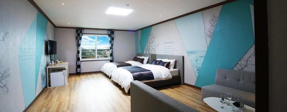 Seongsan Aqua Beach Hotel Seogwipo Esterno foto