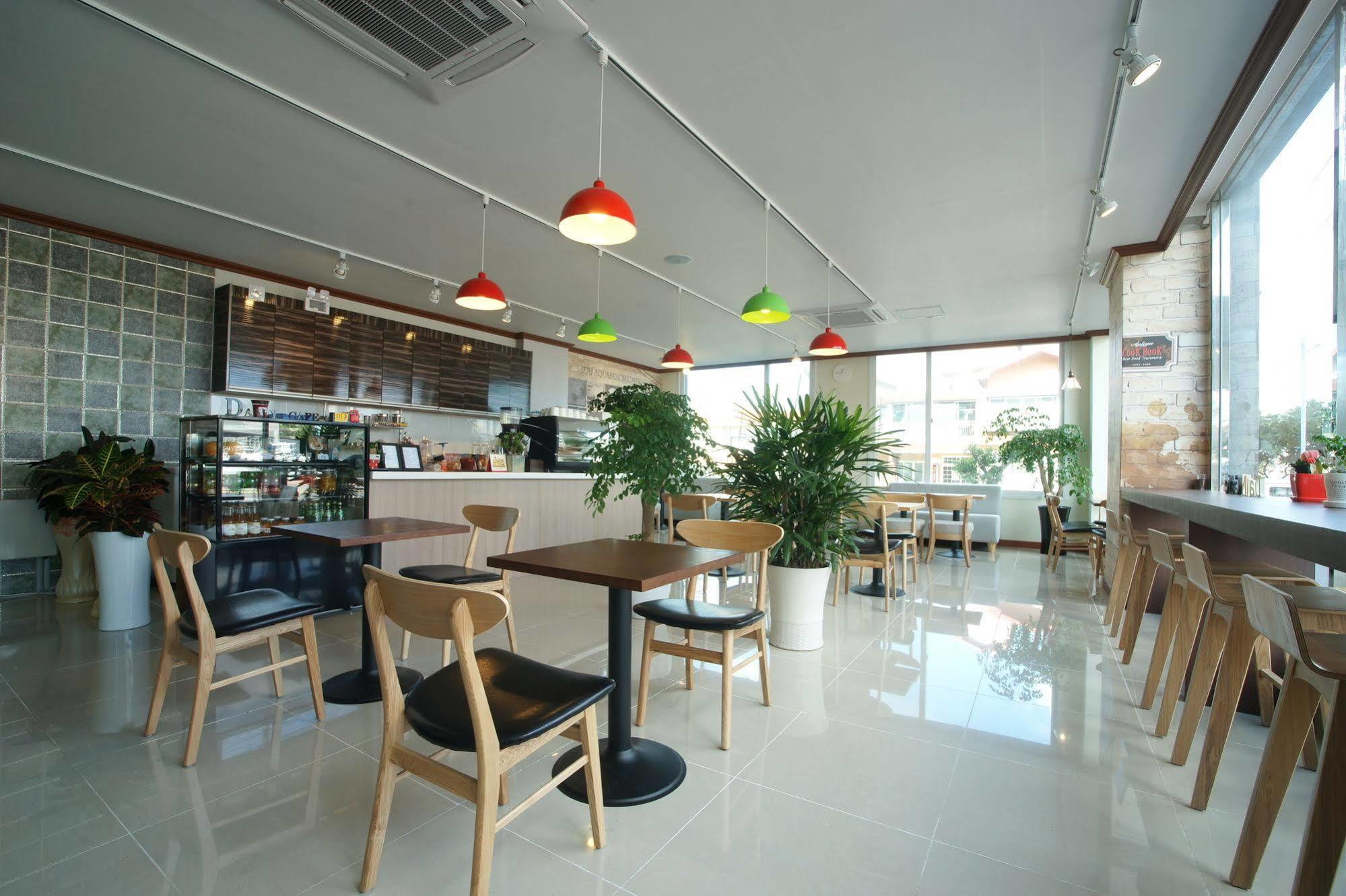 Seongsan Aqua Beach Hotel Seogwipo Esterno foto